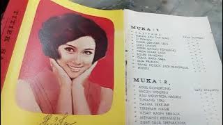#review3   kaset jadul TITIEk SANDORA - FUJIYAMA -TANTE CEREWET - BUKIT BERBUNGA
