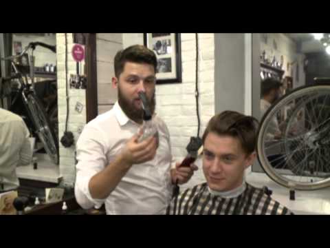 Male Style Guide стрижка Помпадур (барбершоп KONTORA) Male Style Guide стрижка Помпадур (барбершоп KONTORA)
