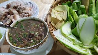 ស្ងោរសាច់ជ្រូកទឹកប្រហុកជាមួយបន្លែ​, Sngaor Sach Chrok Tukbrahok Cheamoy Banlea , Khmer Food TV , 2