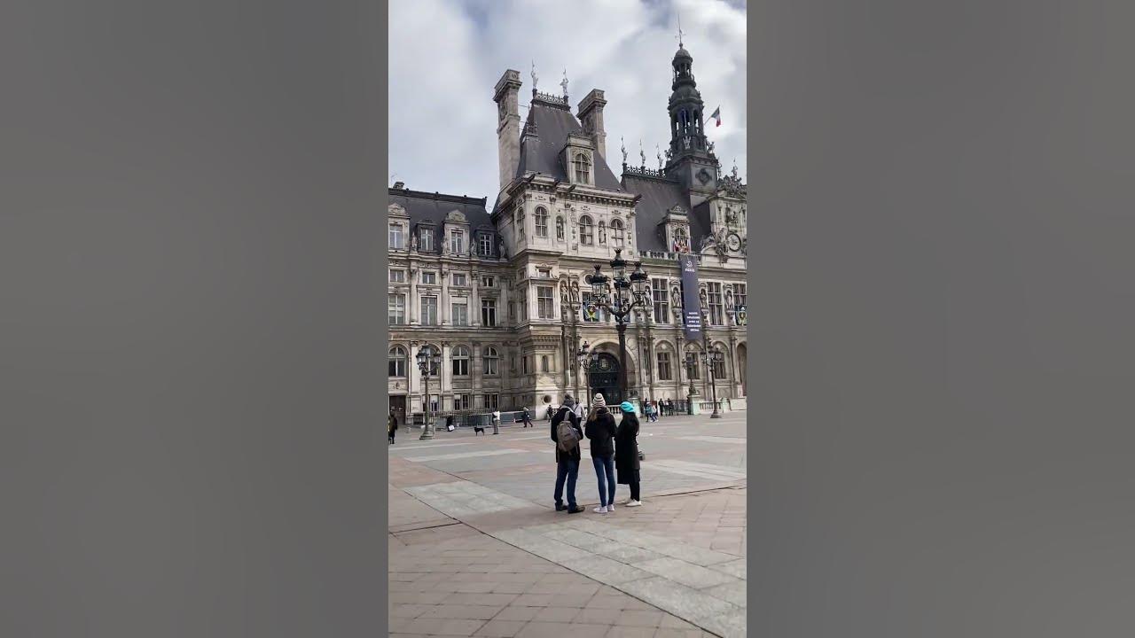 The biggest hotel de ville in Paris