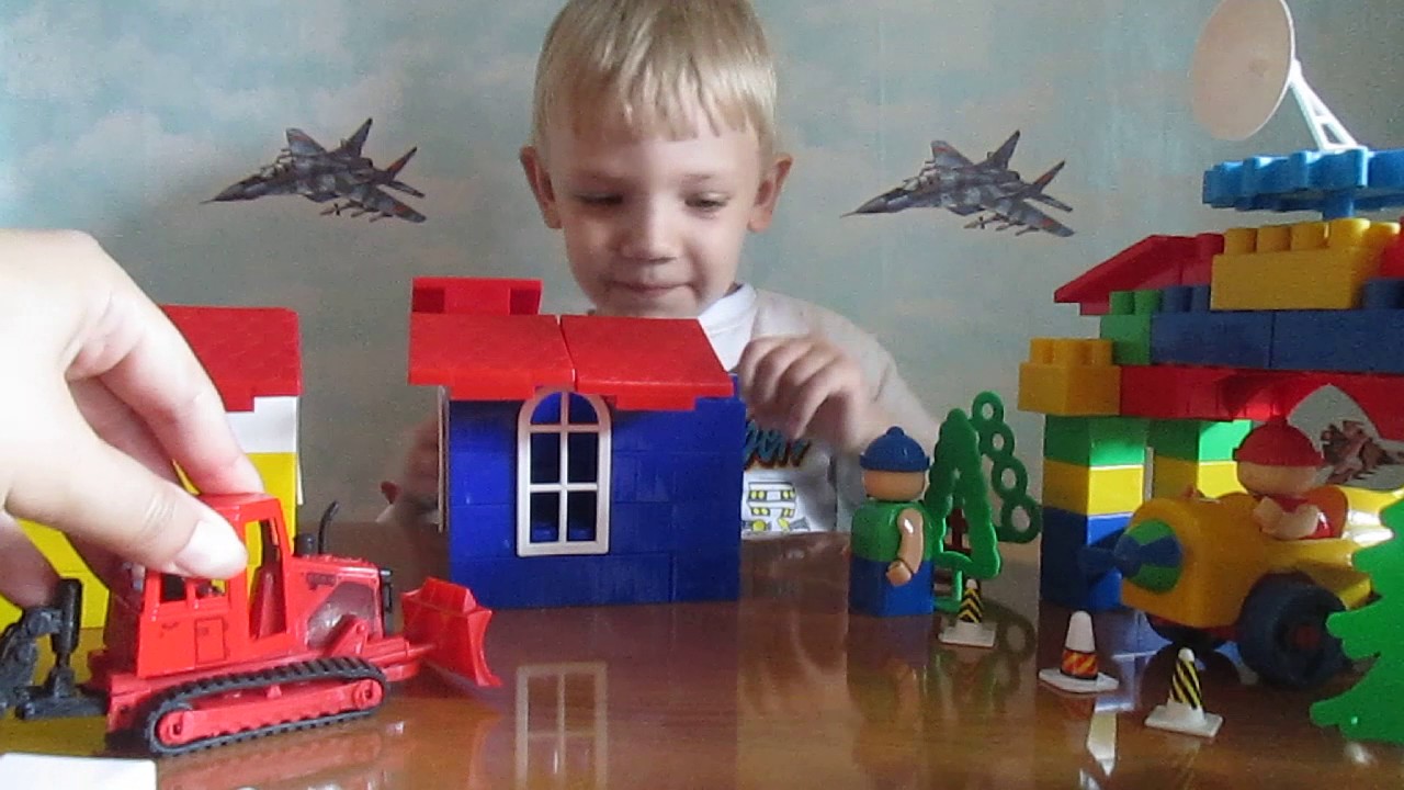Строить машины и сражаться