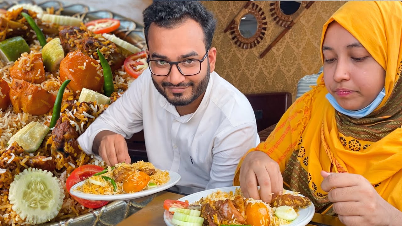 Eating Lunch(Mutton Kacchi Biryani) With Friends at Jomidari Bhoj Restaurant