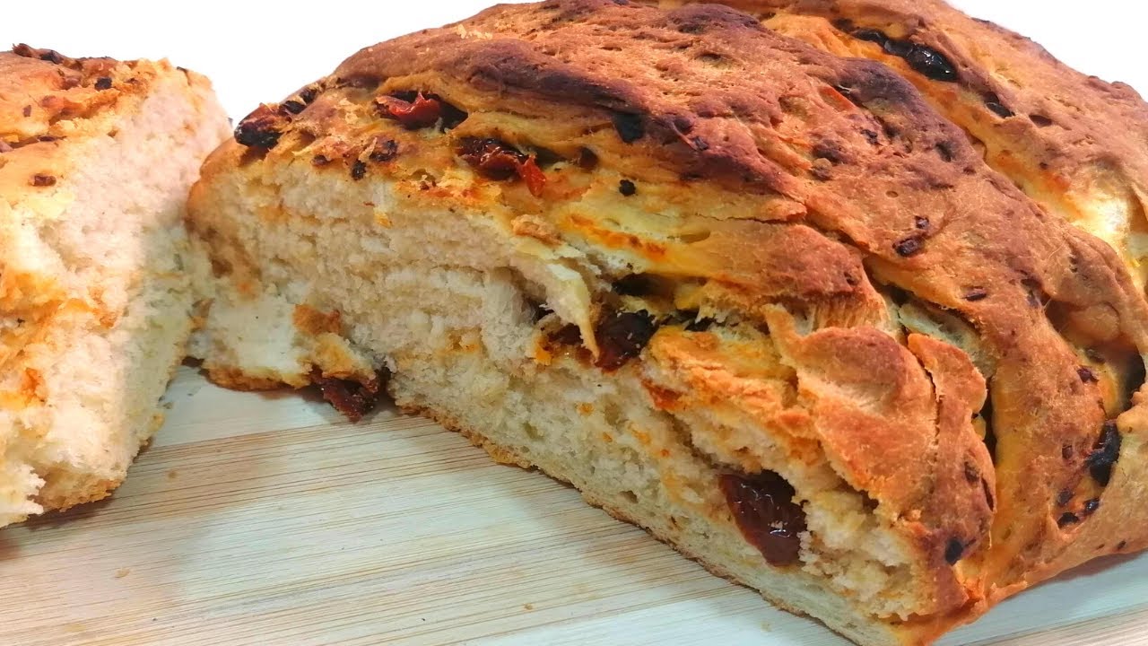 PAN CON TOMATE SECO Y AJO | Pan casero con un sabor único