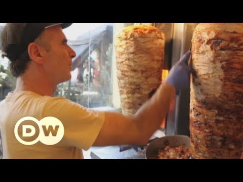 Global Snack - Klassischer Gyros in Thessaloniki | DW Deutsch