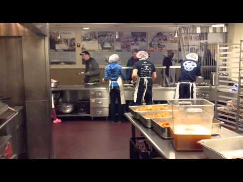What fast food is open on thanksgiving