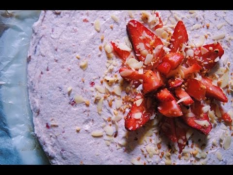 Video: Jordbær Og Hvit Sjokolademousskake