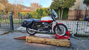 BIG PROBLEM! Moto Guzzi V7 Special - remove broken bolt