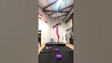 Hip key drop + basic salto #aerial #aerialsilks #silks #silkstutorial