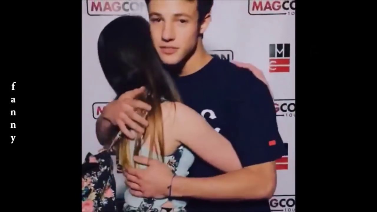 Cameron Dallas with fans ❥