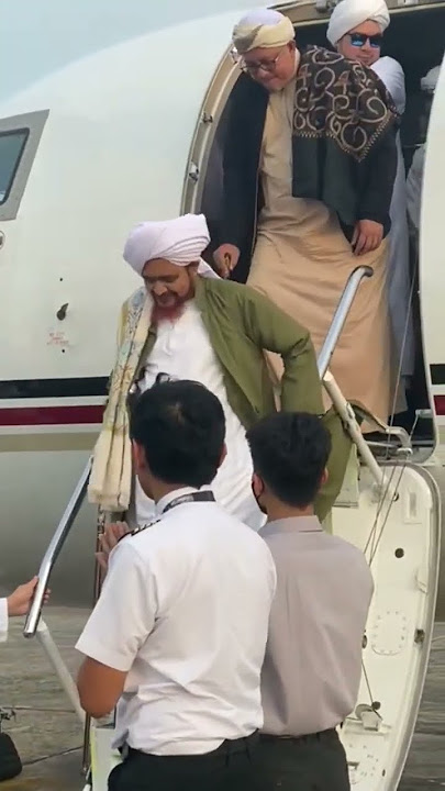 Habib Umar bin Hafidz Naik Pesawat Pribadi Datang Ke Indonesia #rasulullah #rasul  #habibumar #indo
