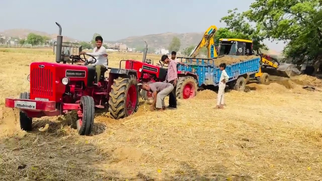 Mahindra 575 DI XP PLUS को निकालने के लिए दूसरा ट्रैक्टर बुलाना पड़ा 