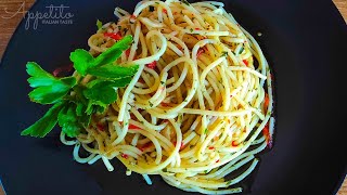 Spaghetti Aglio Olio e Peperoncino | Garlic Oil and Chili Spaghetti Recipe