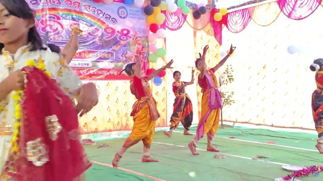 #Odia jati Chauda chhati #ଓଡ଼ିଆ ଜାତି ଚଉଡା ଛାତି #ବାର ମାସ ତେର ପରବ #Viral Dance #Suravi #Viral Song