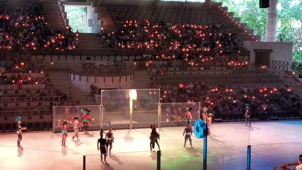 Very difficult Mayan ball game "Pitz". Hit the ball into the hole with