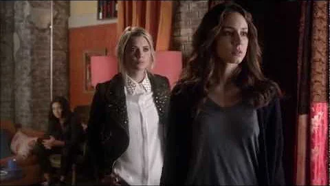 Pretty Little Liars 3x21 - Spencer Threatens Mona.