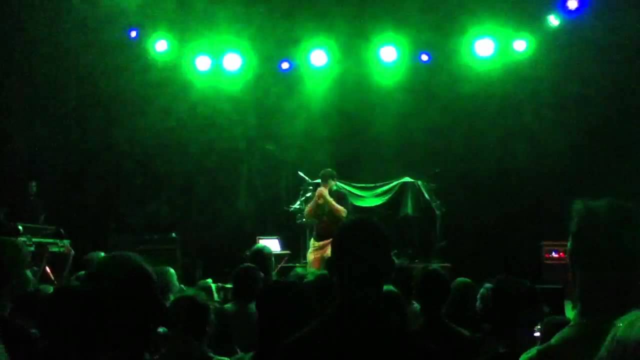 MC Chris - tasty face live rare - YouTube