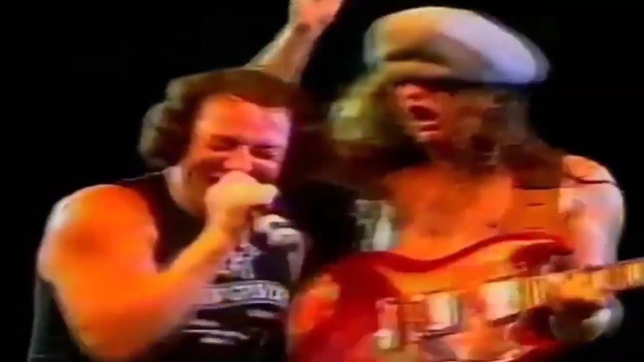 AC/DC - Hells Bells (January 15th 1985 Rock In Rio) - YouTube