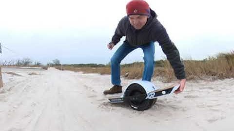 ONEWHEELING on Jekyll Island bike trail 4 VR 360