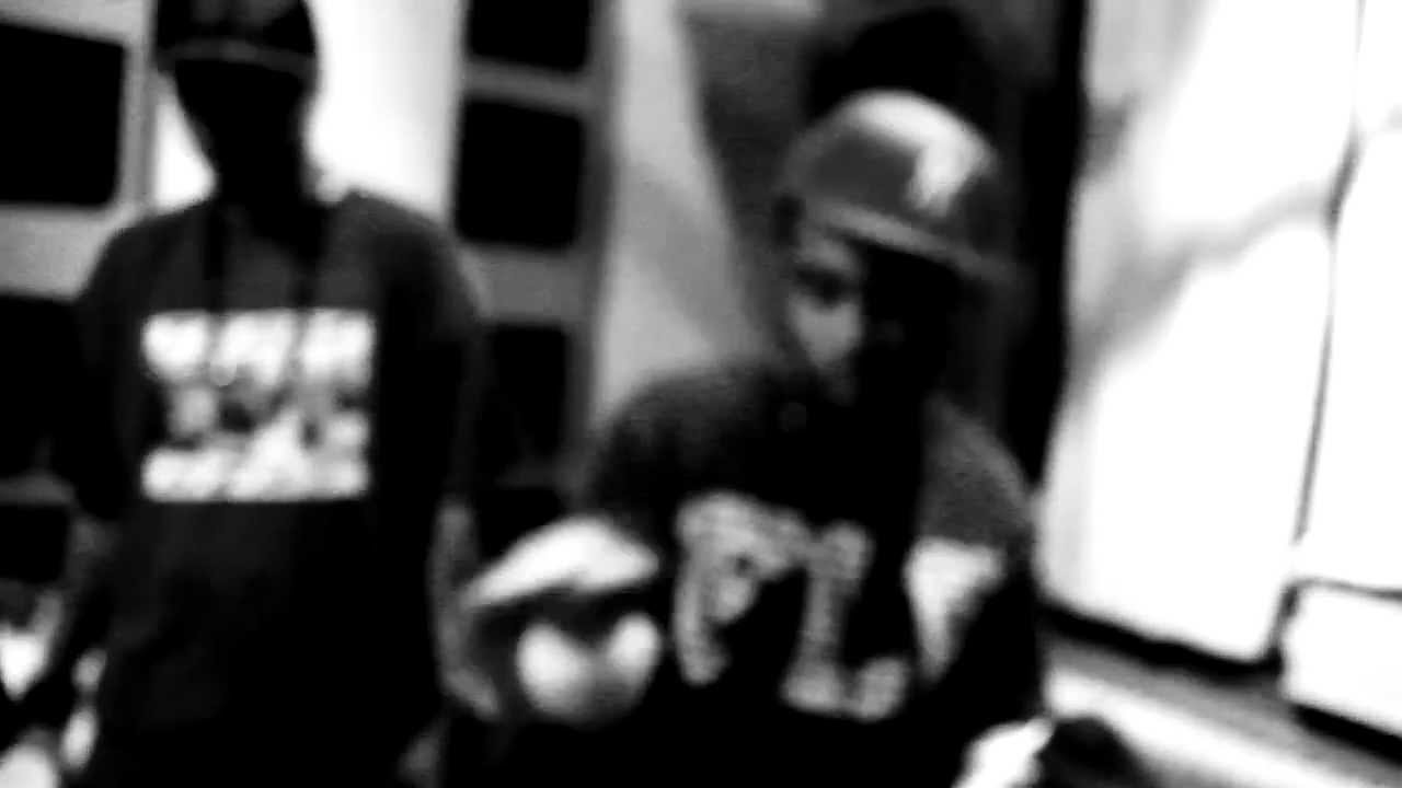 "OHIO'S YOUNG HEAT AND DIPSET'S J.R WRITER OFFICIAL VIDEO TO WE IN THE GAME!!"