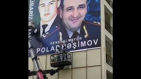 General Polad Həşimov və Mübariz İbrahimovun şəkilləri binanın üzərində asıldı.Unutmadıq unutmayacıq