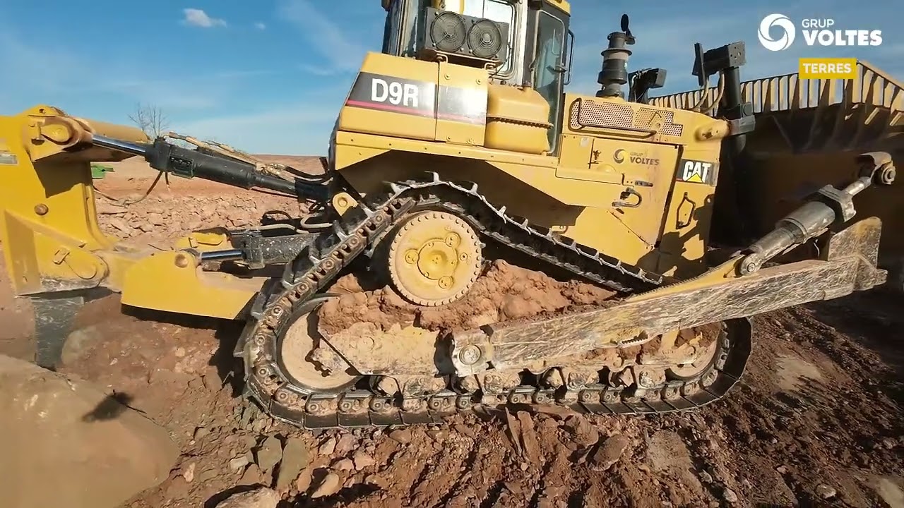 🚜 Avançant en la construcció dels embassaments per a la modernització del reg del Canal d’Urgell!💧