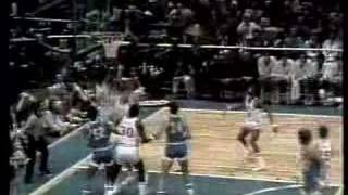 David Thompson Blocks Bill Walton