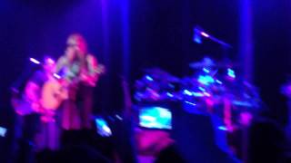 Avril Lavigne - Nobody's home (Arena Moscow 04.09.2011)