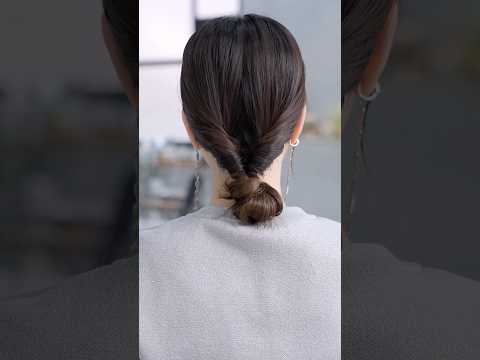 一瞬でできるまとめ髪✨#簡単アレンジ #セルフアレンジ #hairstyle #hair #ミディアムヘア #髪型 #まとめ髪 #大人カジュアル #大人かわいい