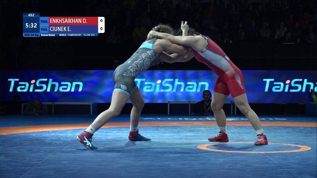 BRONZE WW - 68 kg: D. ENKHSAIKHAN (MGL) v. E. CIUNEK (POL)