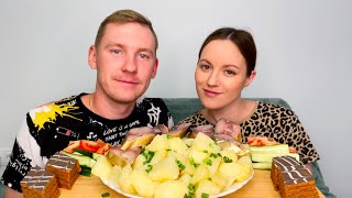 видео: МУКБАНГ КАРТОШКА СО СКУМБРИЕЙ ТОРТ ПЕЧЕНЬЕ ответы на вопросы MUKBANG POTATO WITH MACKEREL CAKE картинка: МУКБАНГ КАРТОШКА СО СКУМБРИЕЙ ТОРТ ПЕЧЕНЬЕ ответы на вопросы MUKBANG POTATO WITH MACKEREL CAKE