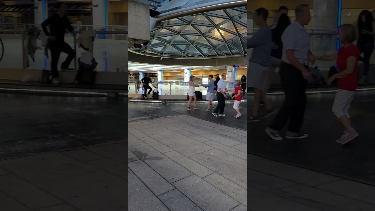 Robson square salsa@Vancouver Ben&Cyrus Friday evenings