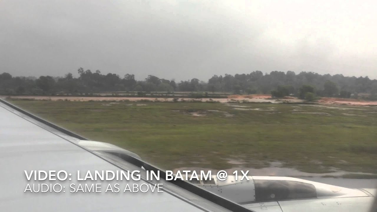 Singapore Airlines SQ 997 - Aborted Landing - Bad Weather in Singapore