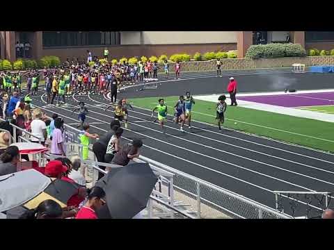 14yo Macavion Hill blazes to a 10.84 in the 100 meter dash.  IG:TheRealMacavionHill