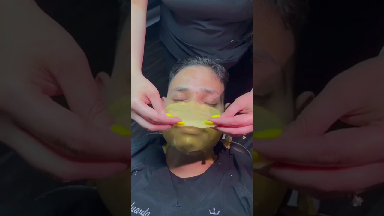 La Fille Tait Tr S Captiv E Par L Histoire Des Actions De Ce Masque 