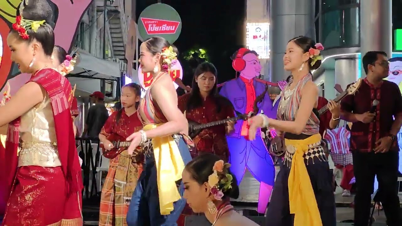 ลาวกระทบไม้ น้องคิตตี้ 4 ต.ค.68 สยามสแควร์ SiamThai hub 2025