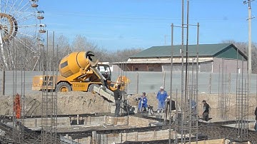 China ADDFORCE  mobile self-loading concrete mixer  on site Автобетоносмеситель с самозагрузкой