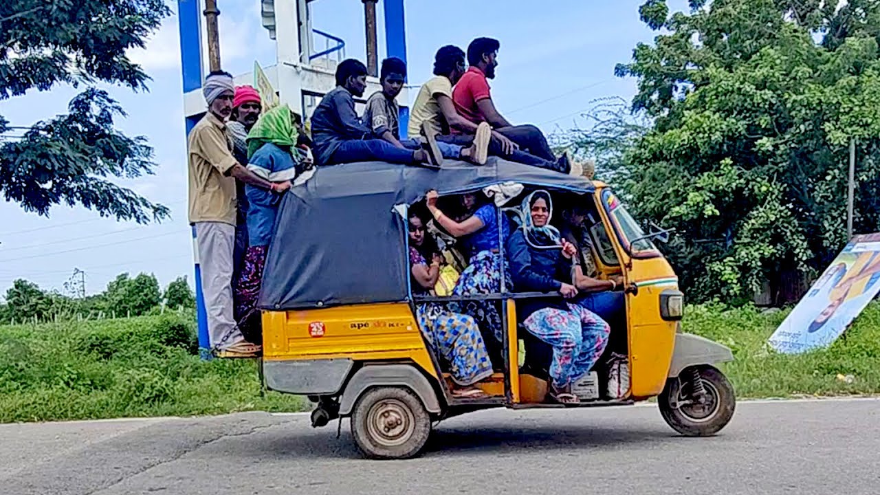 Crazy AutoWala: Autorickshaw 3 Wheeler - 15 Passengers on REAL Roads!