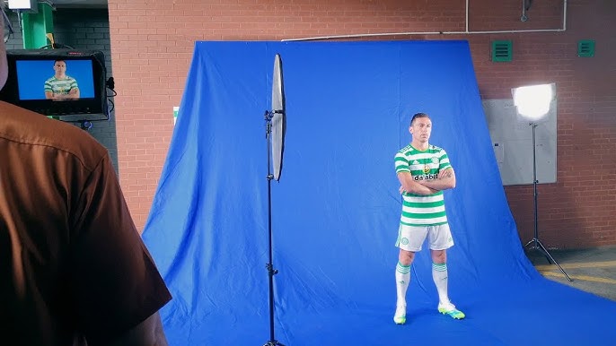 Celtic FC - #OnlyTheBold: 2018/19 NB Football Home Kit 