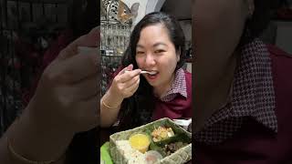 Share the love with the Binalot Love Box! Two set meals, drinks and a pretty bouquet!