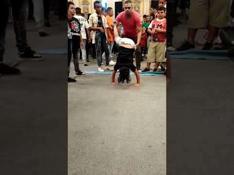 مش مخلى فيها ولا قديم ولا جديد ومش شايف حد    فيديو كامل جوه قناه يوتيوب 