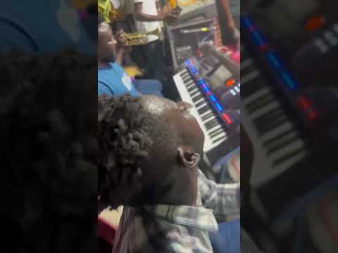 مشية بيكو انا ما فاضية لي حركاتك