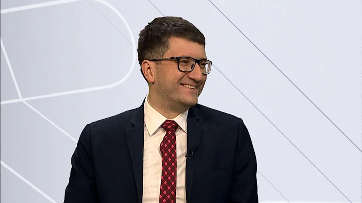 Marcin Roszkowski and economist and Jagiellonski I...