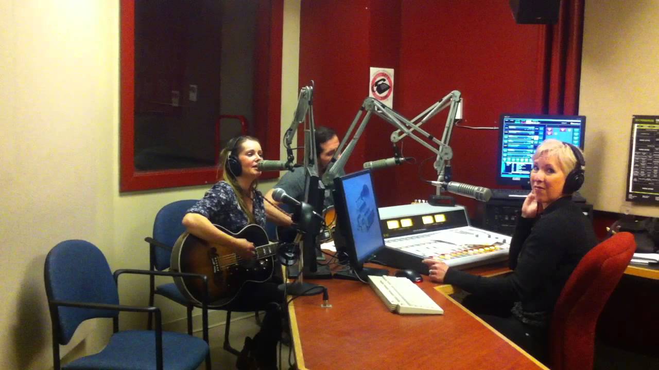 Marta Pacek - "All I Need" Live on CHUO FM