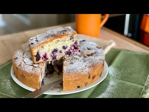 Video: Torta Ai Frutti Di Bosco E Cagliata Con Mandorle