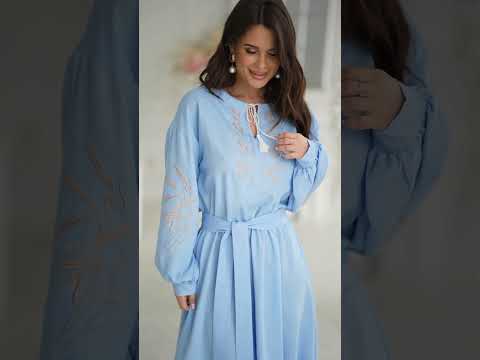 Лляна коротка етно-сукня з вишивкою колосків на грудях та рукавах, з китичками на вирізі і з пояском, видео 1