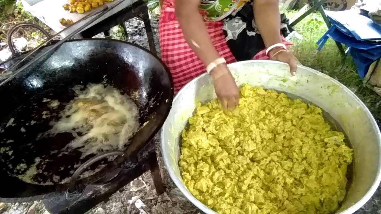 Chicken Pakoda Preparation | Crispy Indian Street Food | Best Snack With Tea or Coffee | Food Lovers | Indian Food Loves You
