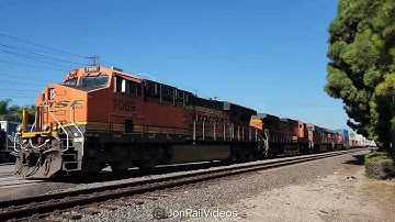 10/28/25 Pre: EB BNSF Z train passes Los Nietos/SFS