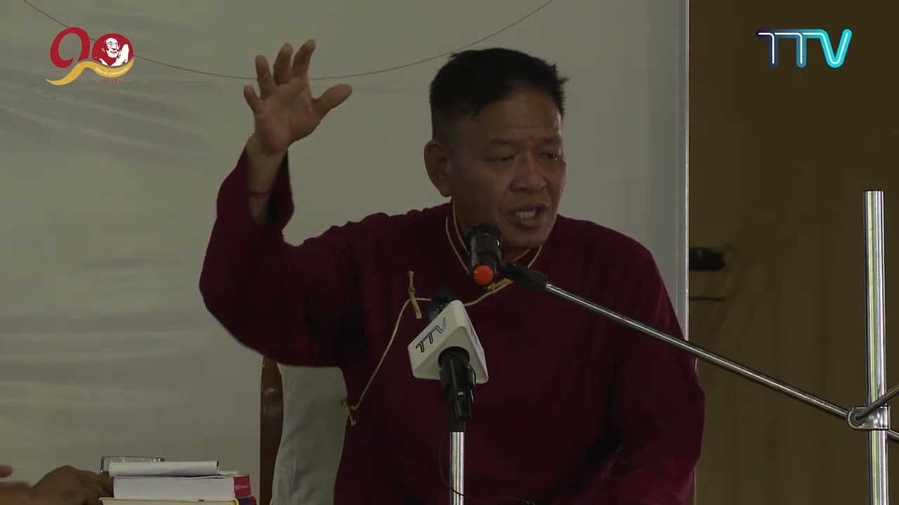 དཔལ་ལྡན་སྲིད་སྐྱོང་སྤེན་པ་ཚེ་རིང་མཆོག་གི་སུ་ཇ་བོད་ཁྱིམ་དུ་དགེ་སློབ་རྣམས་ལ་གསུང་བཤད།