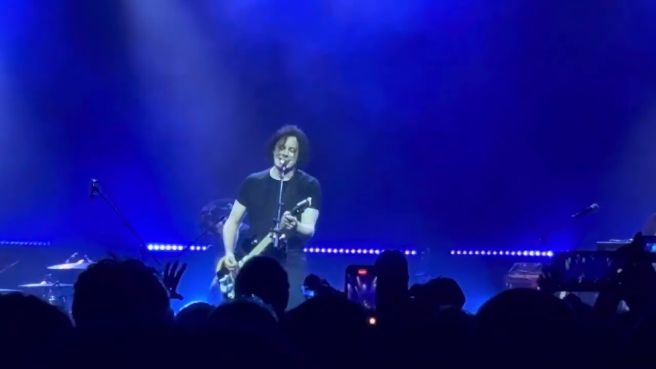 Jack White - Why Walk a Dog? (live Birmingham 2025)