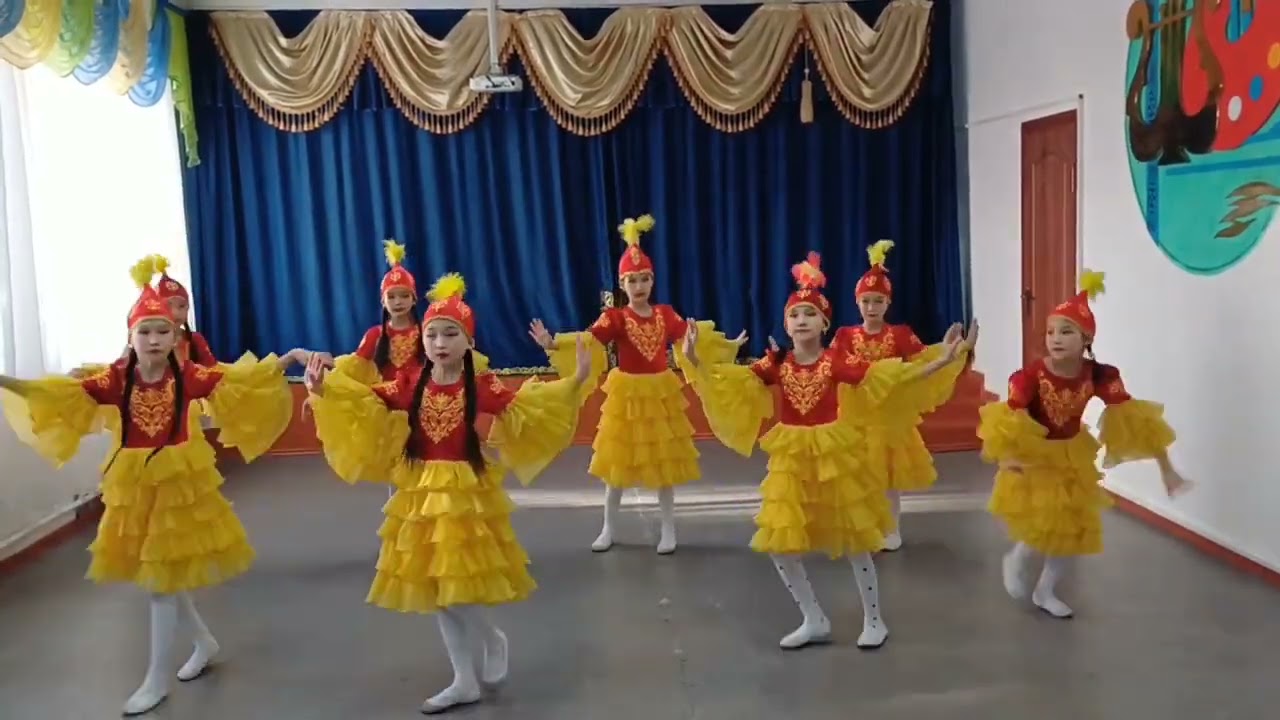 Балабақшада трусики жоқ бейне Балабақшада трусики жоқ бейне